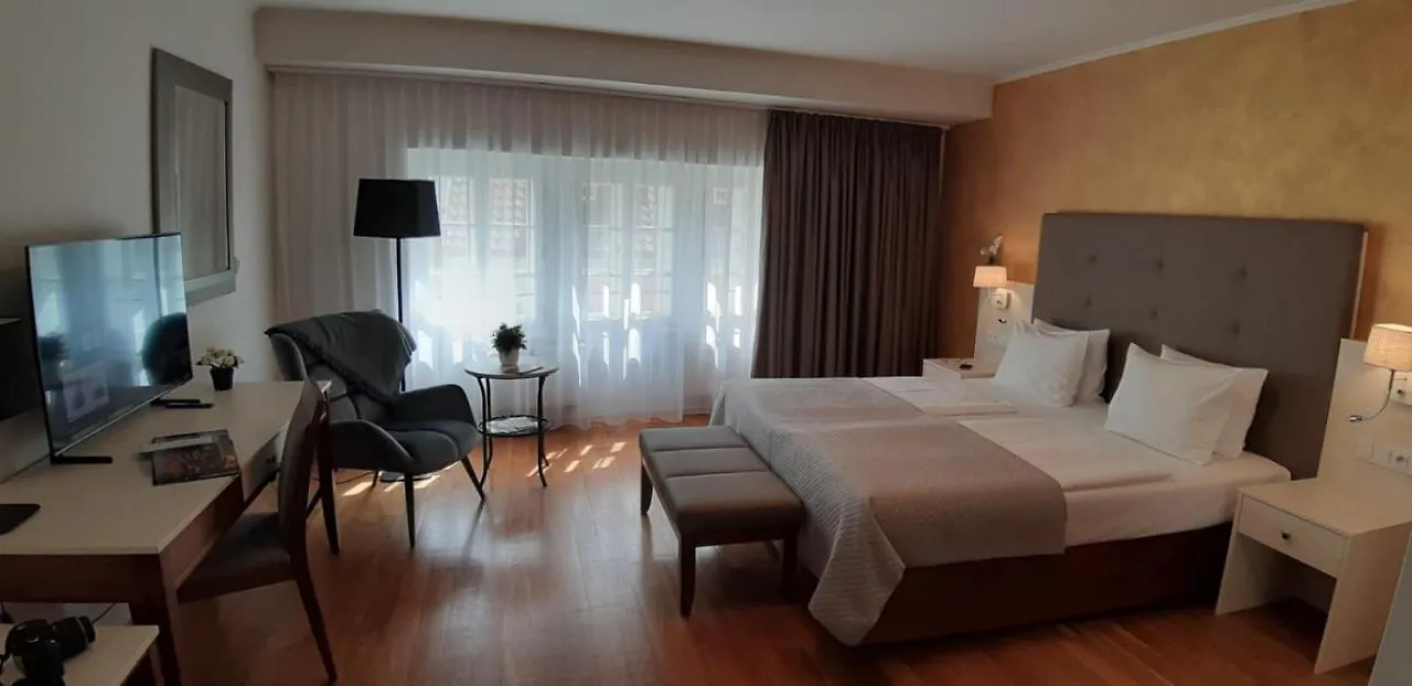 The Golden Wheel Hotel Prága