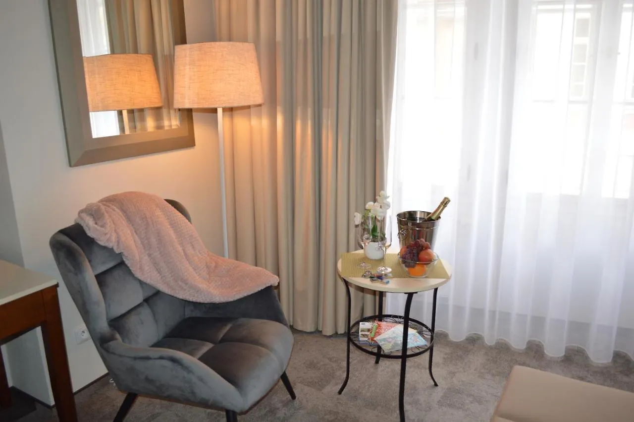 The Golden Wheel Hotel Praga