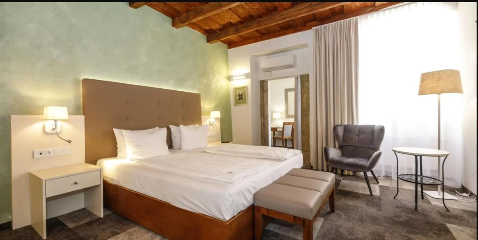 The Golden Wheel Hotel Praga