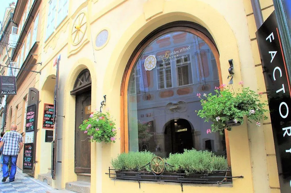 The Golden Wheel Hotel Praga Repubblica Ceca