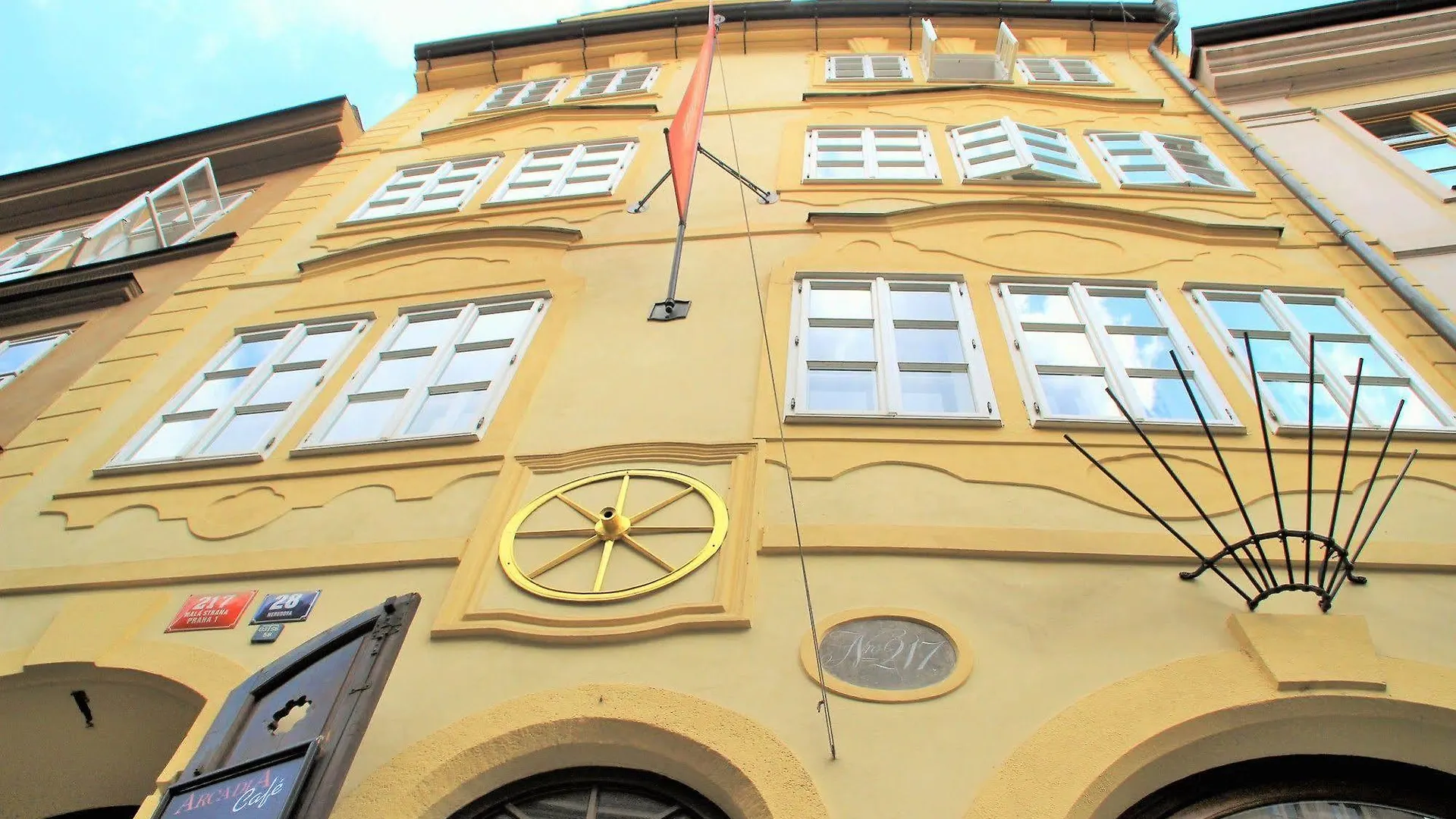 The Golden Wheel Hotel Praga