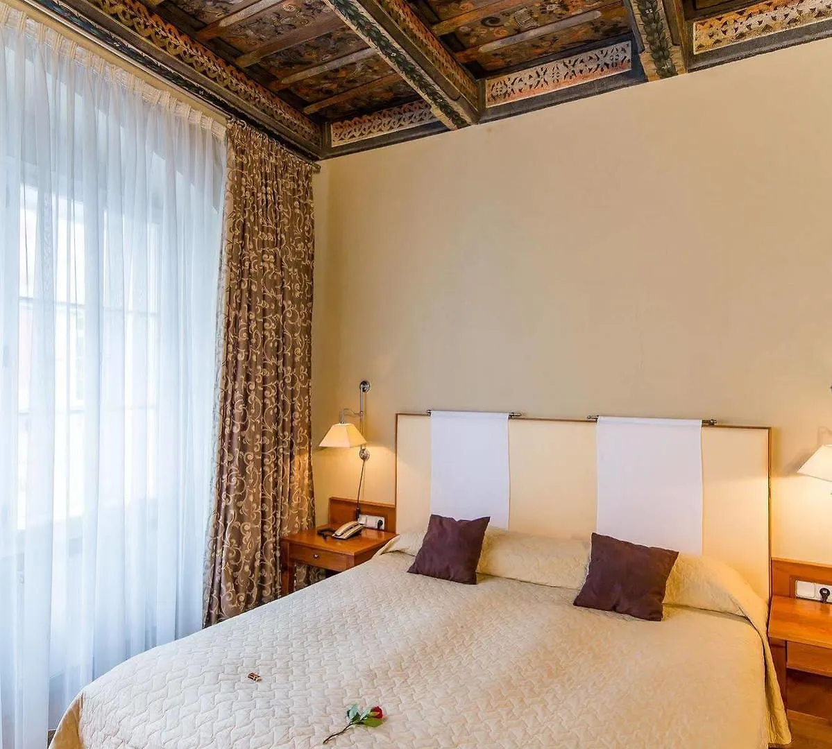 The Golden Wheel Hotel Praga 4*,