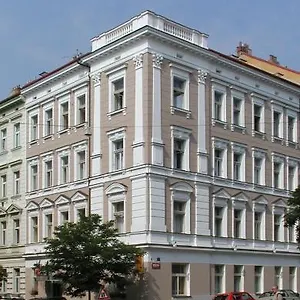Szálloda Machova, Prága