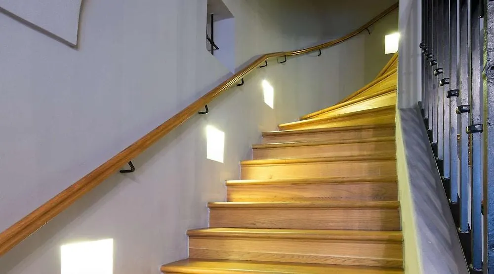 The Golden Wheel Hotel Praga