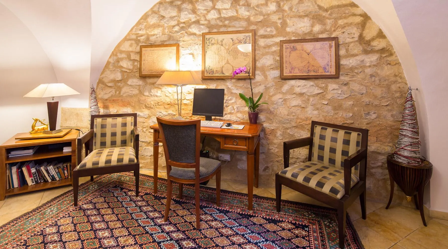 פראג The Golden Wheel Hotel