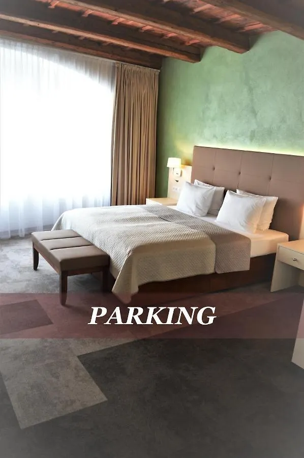 פראג The Golden Wheel Hotel