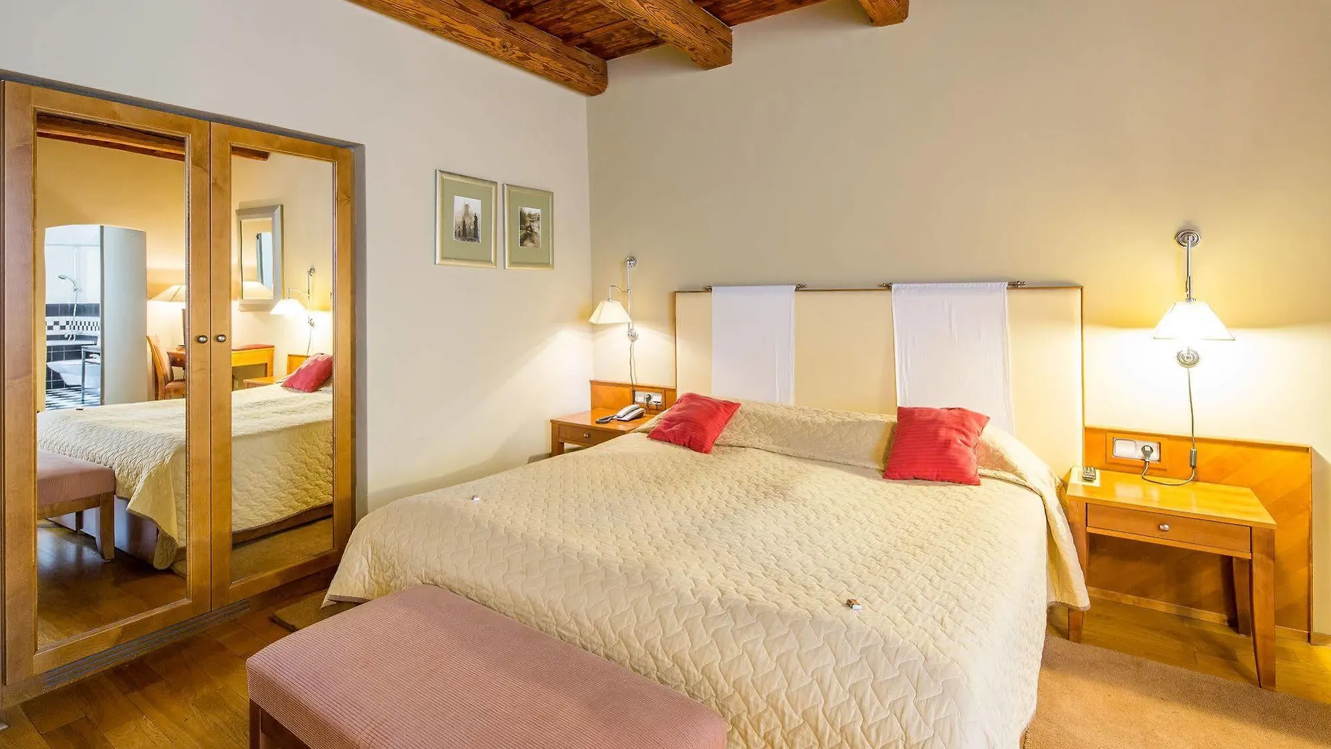 ****  פראג The Golden Wheel Hotel צ'כיה