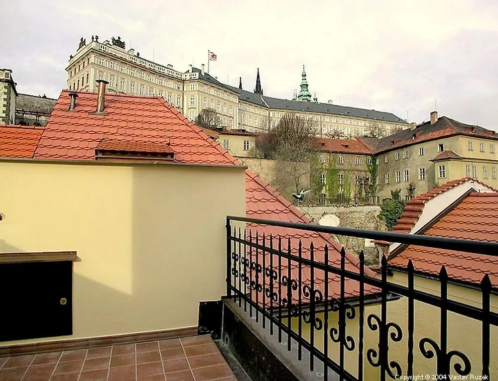 The Golden Wheel Hotel Прага