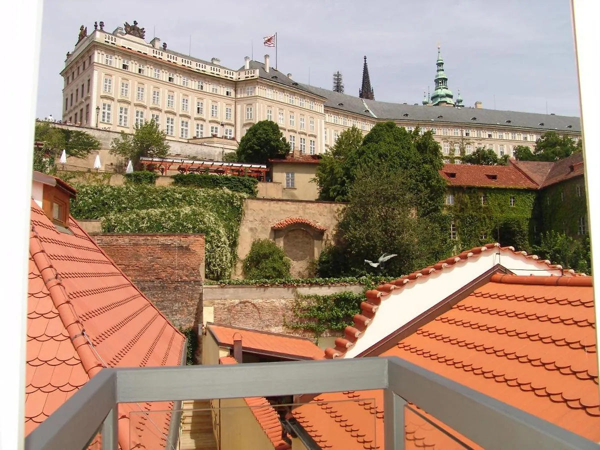 The Golden Wheel Hotel Прага